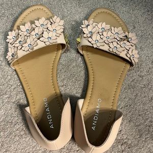 Size 7.5 Andiamo sandals